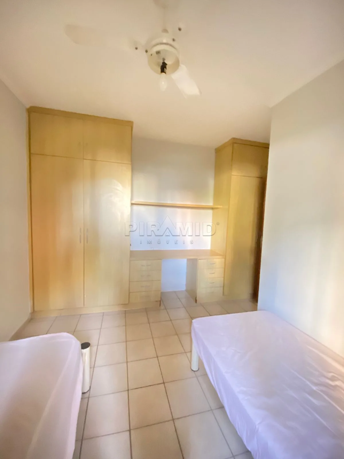 Alugar Apartamento / Padr&atilde;o em Ribeir&atilde;o Preto R$ 1.400,00 - Foto 7