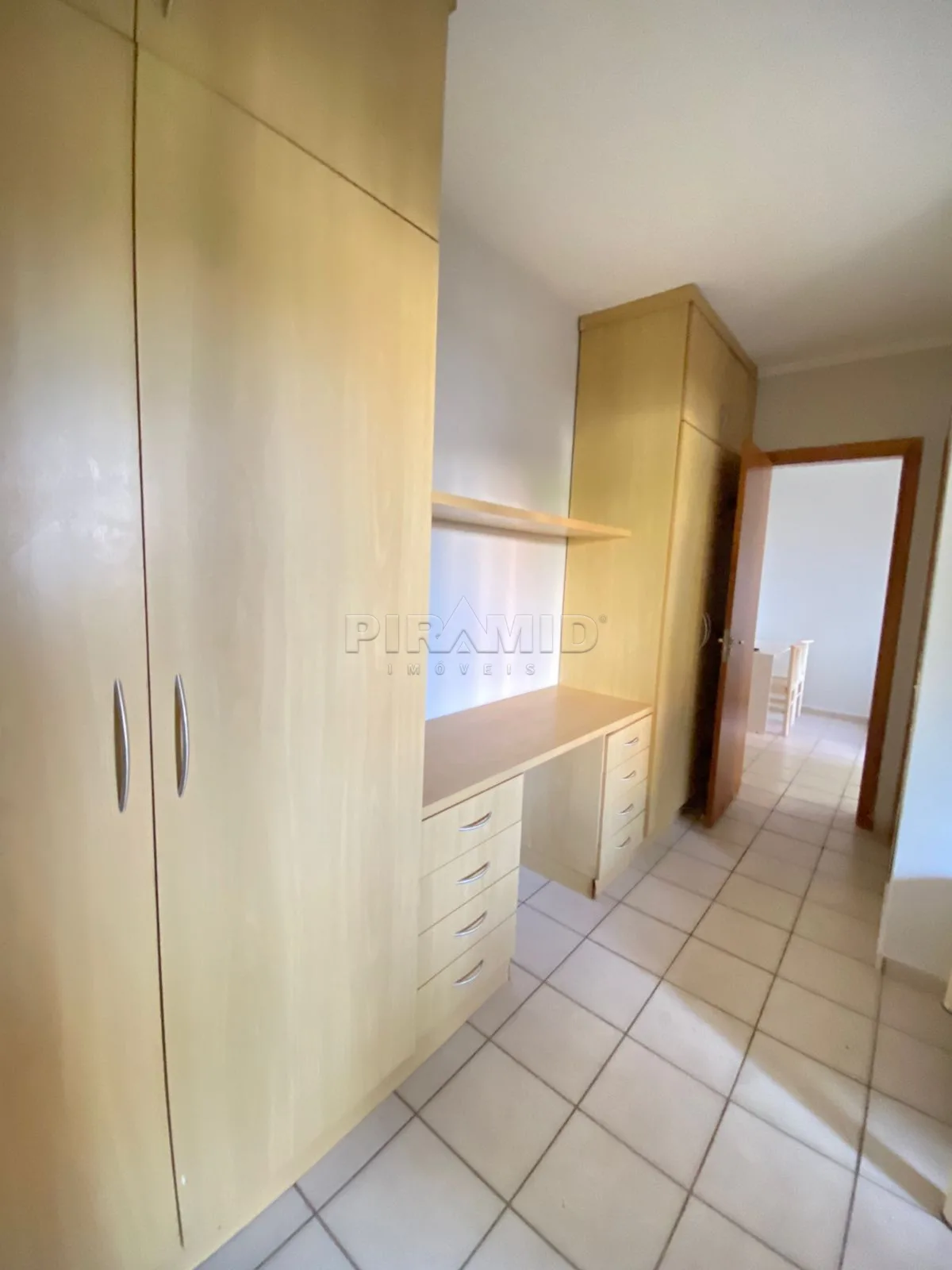 Alugar Apartamento / Padr&atilde;o em Ribeir&atilde;o Preto R$ 1.400,00 - Foto 5