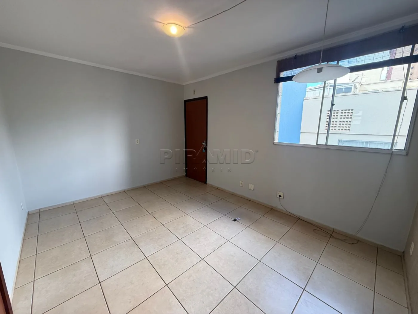 Alugar Apartamento / Padr&atilde;o em Ribeir&atilde;o Preto R$ 1.200,00 - Foto 1