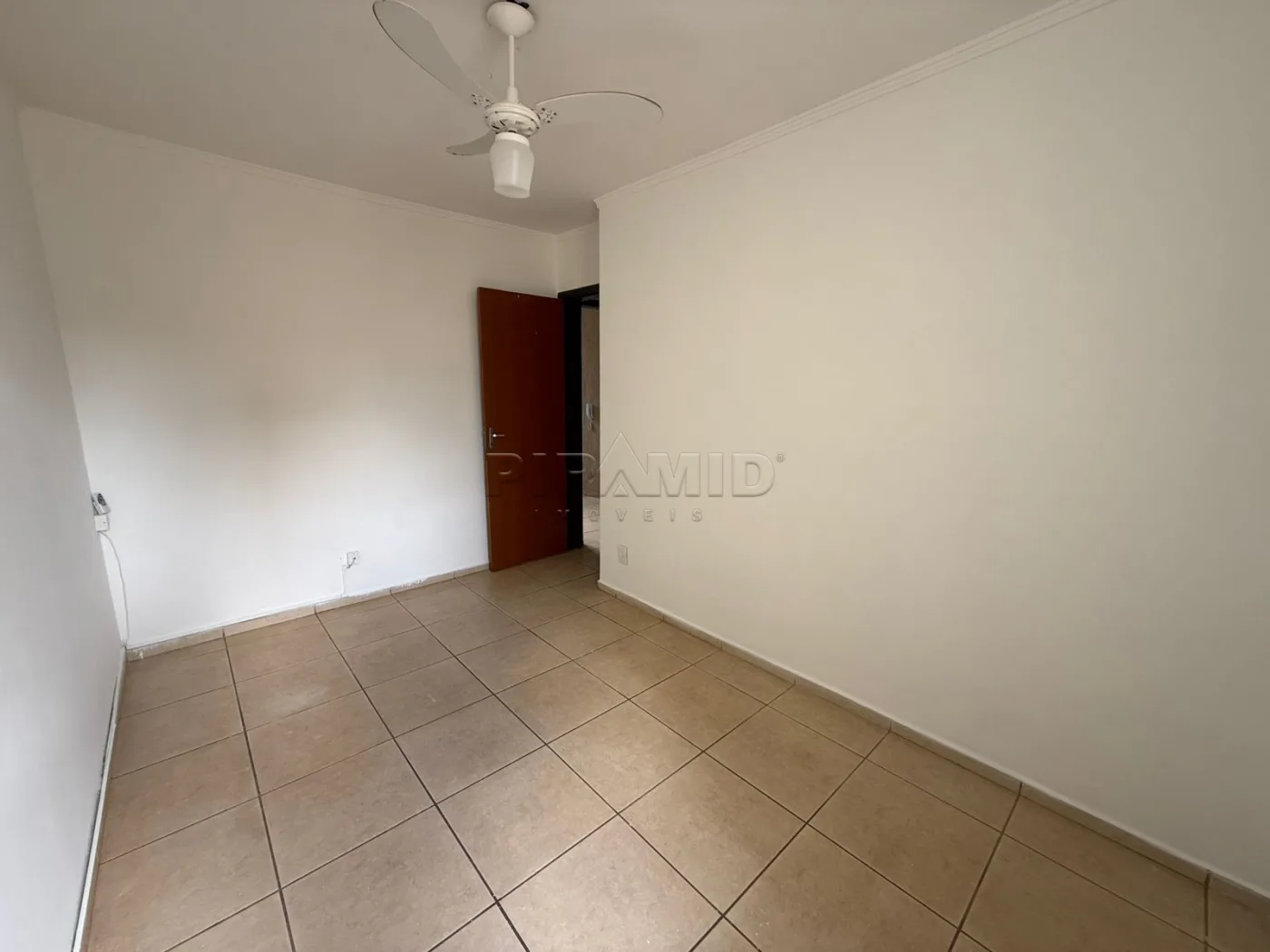 Alugar Apartamento / Padr&atilde;o em Ribeir&atilde;o Preto R$ 1.200,00 - Foto 4