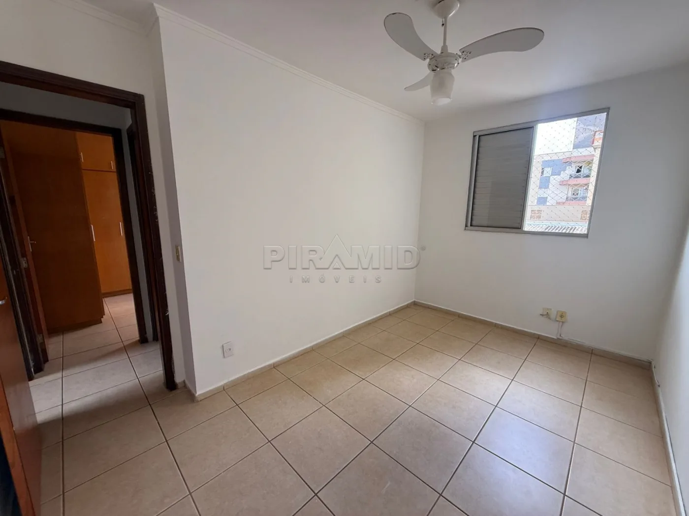 Alugar Apartamento / Padr&atilde;o em Ribeir&atilde;o Preto R$ 1.200,00 - Foto 5