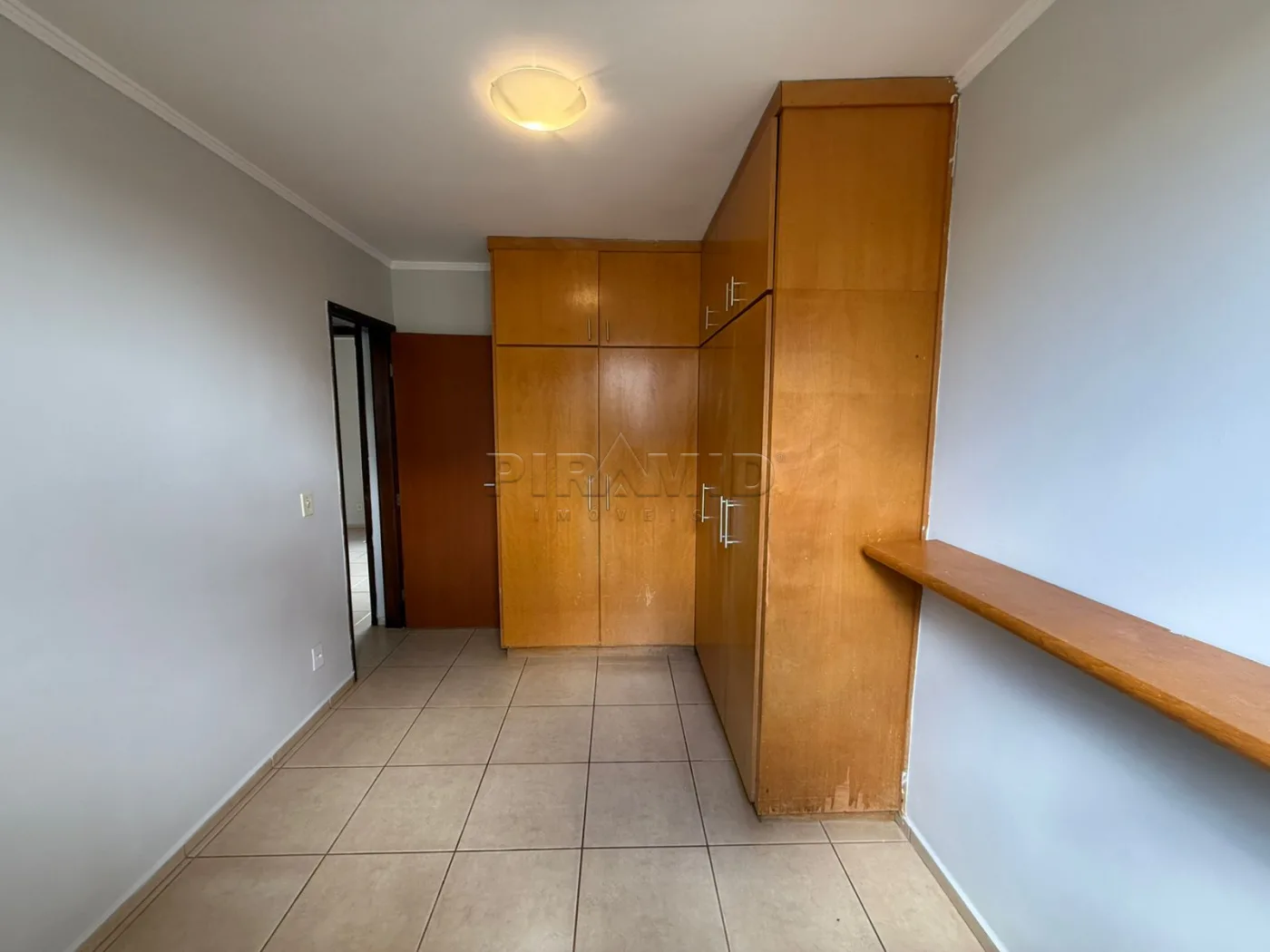 Alugar Apartamento / Padr&atilde;o em Ribeir&atilde;o Preto R$ 1.200,00 - Foto 7