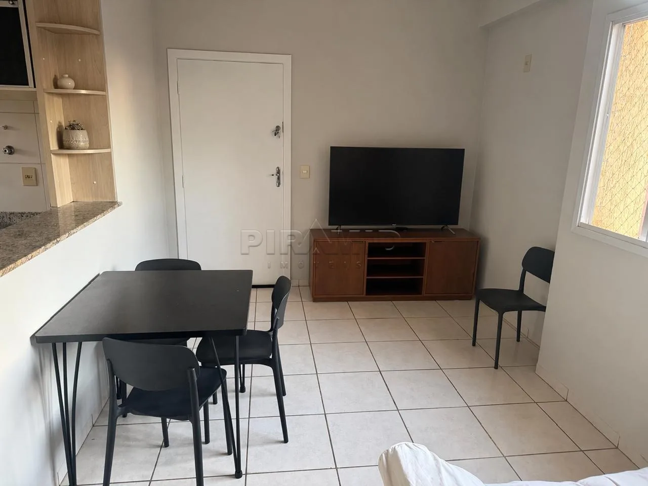 Alugar Apartamento / Padr&atilde;o em Ribeir&atilde;o Preto R$ 1.800,00 - Foto 1