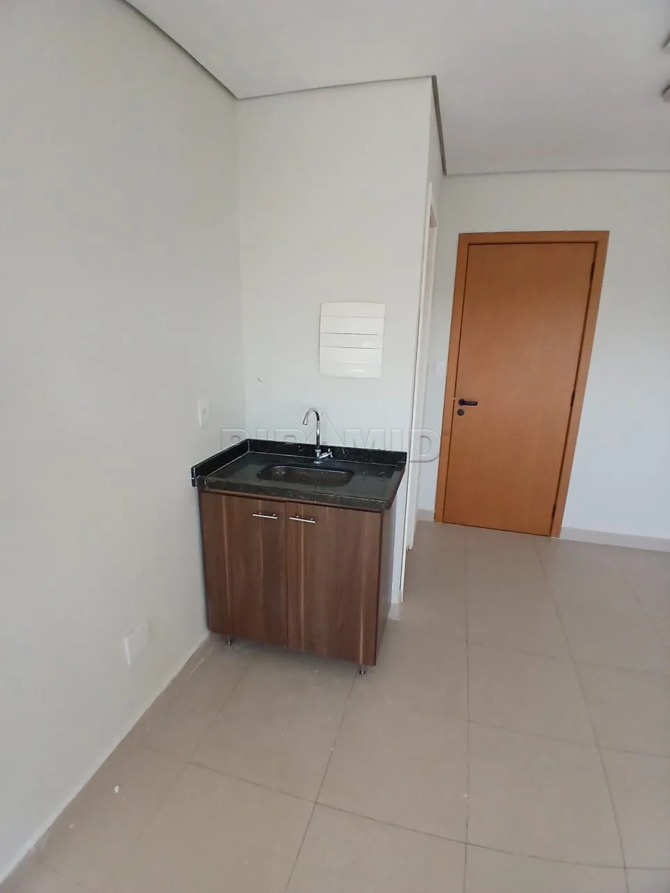 Alugar Comercial / Sala em Ribeir&atilde;o Preto R$ 2.000,00 - Foto 5