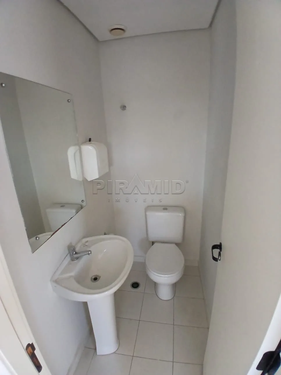 Alugar Comercial / Sala em Ribeir&atilde;o Preto R$ 2.000,00 - Foto 6