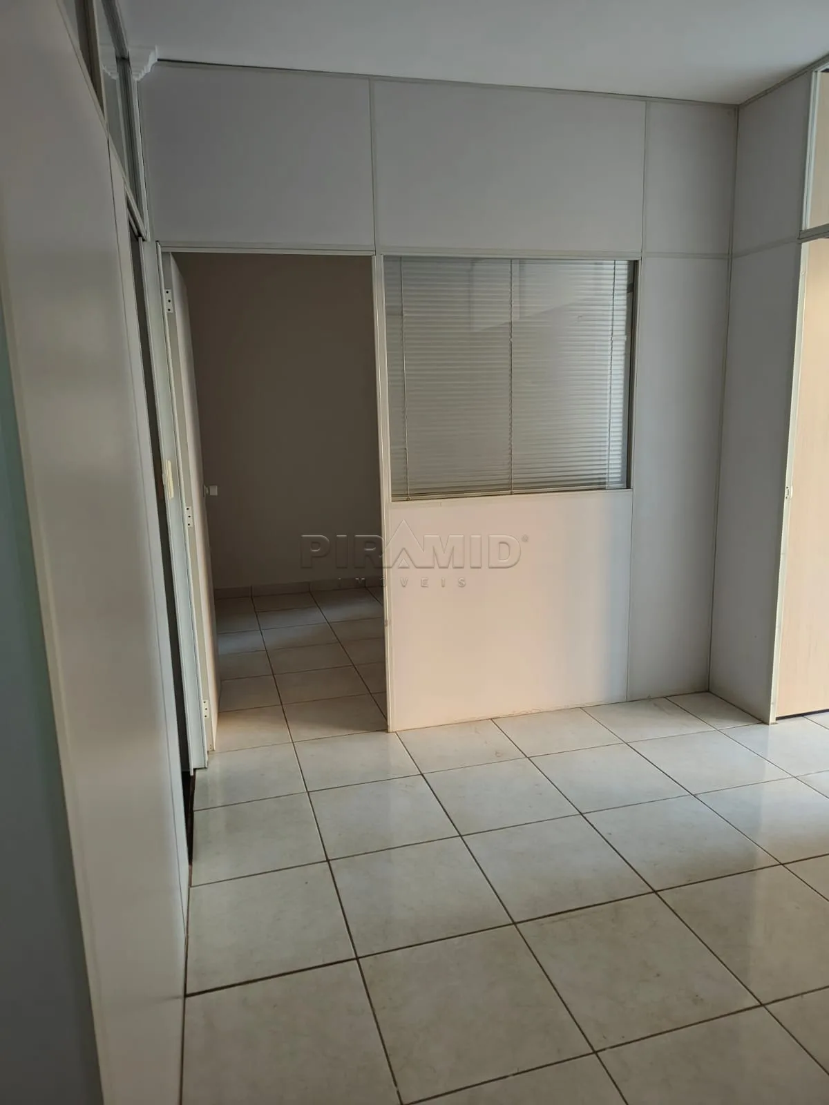 Alugar Comercial / Sala em Ribeir&atilde;o Preto R$ 1.400,00 - Foto 5
