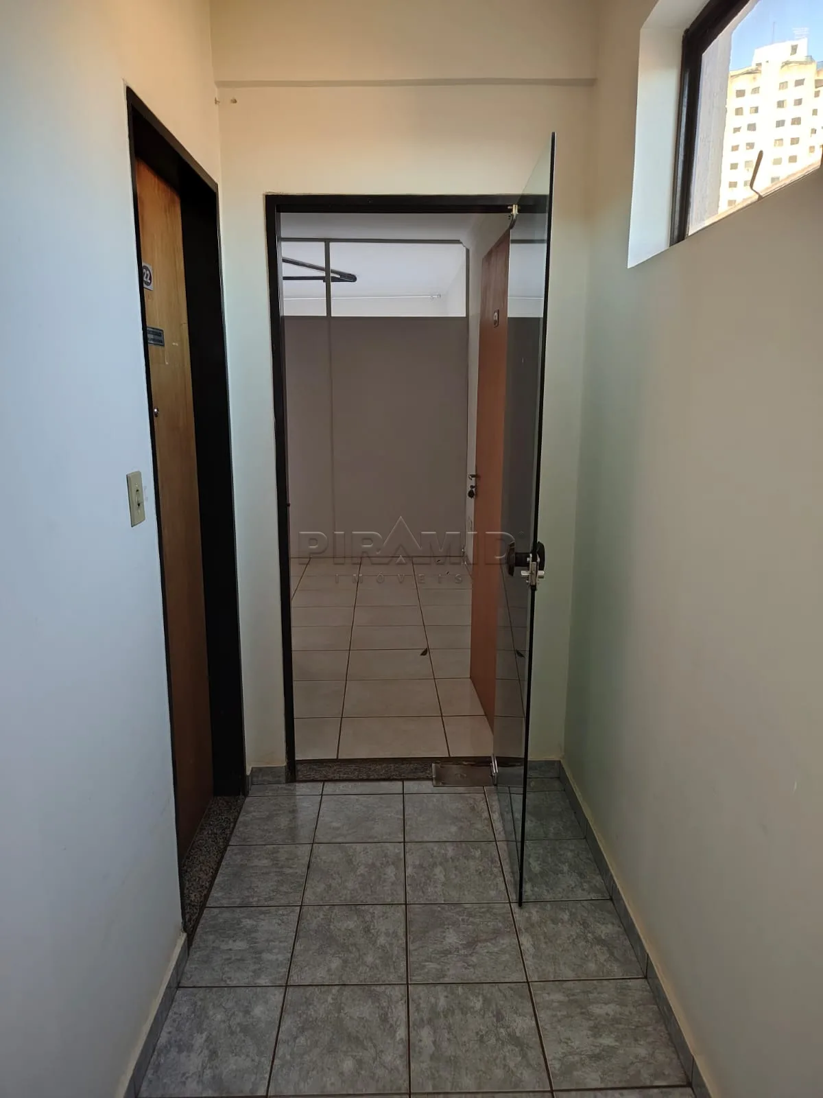 Alugar Comercial / Sala em Ribeir&atilde;o Preto R$ 1.400,00 - Foto 8