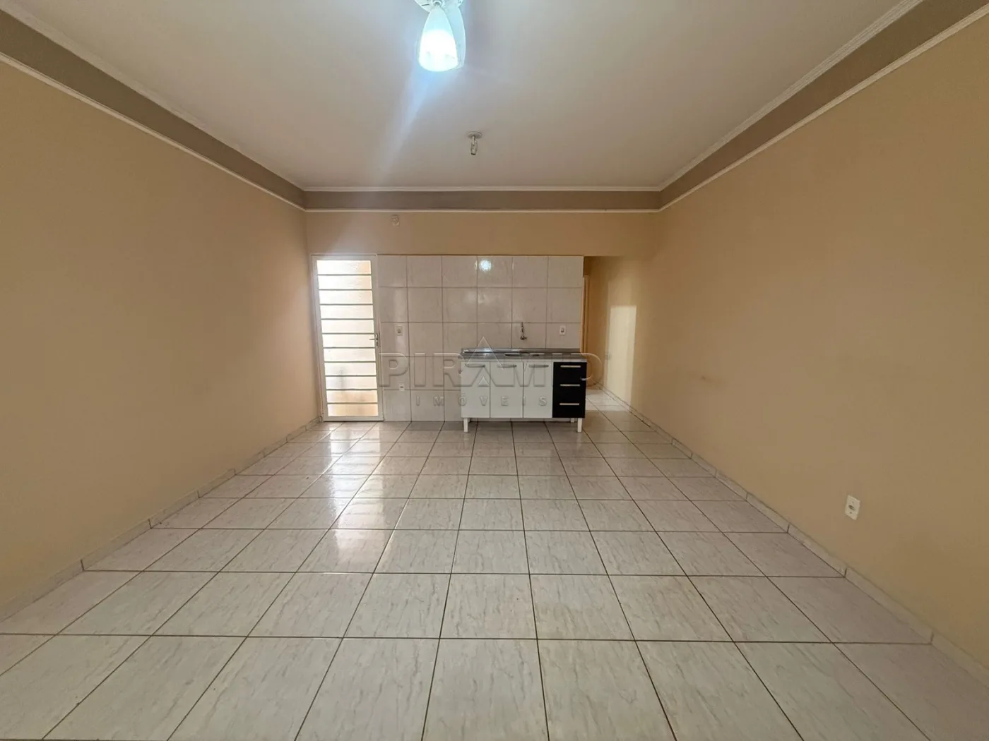 Alugar Casa / Padr&atilde;o em Ribeir&atilde;o Preto R$ 1.750,00 - Foto 3