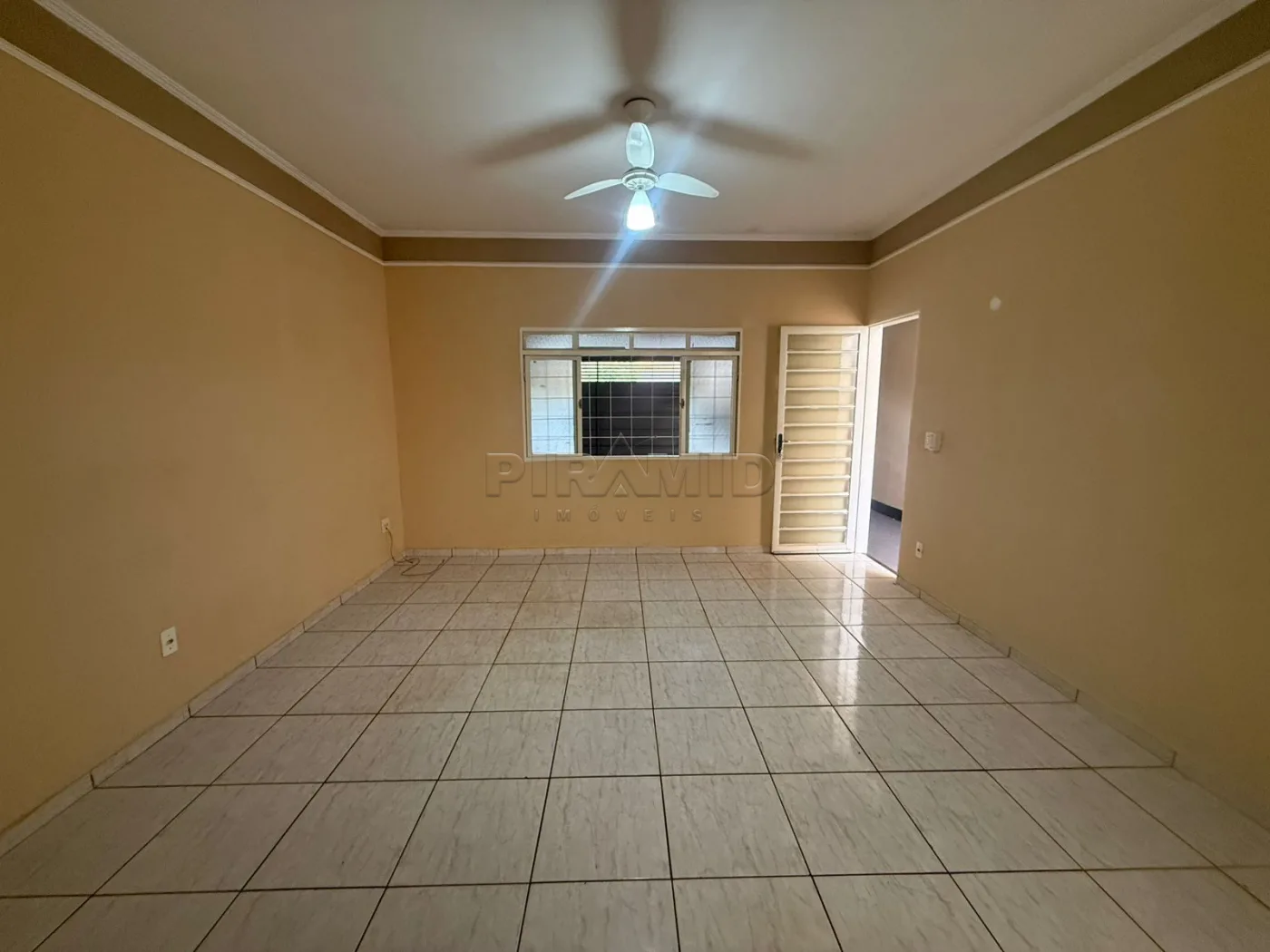 Alugar Casa / Padr&atilde;o em Ribeir&atilde;o Preto R$ 1.750,00 - Foto 4