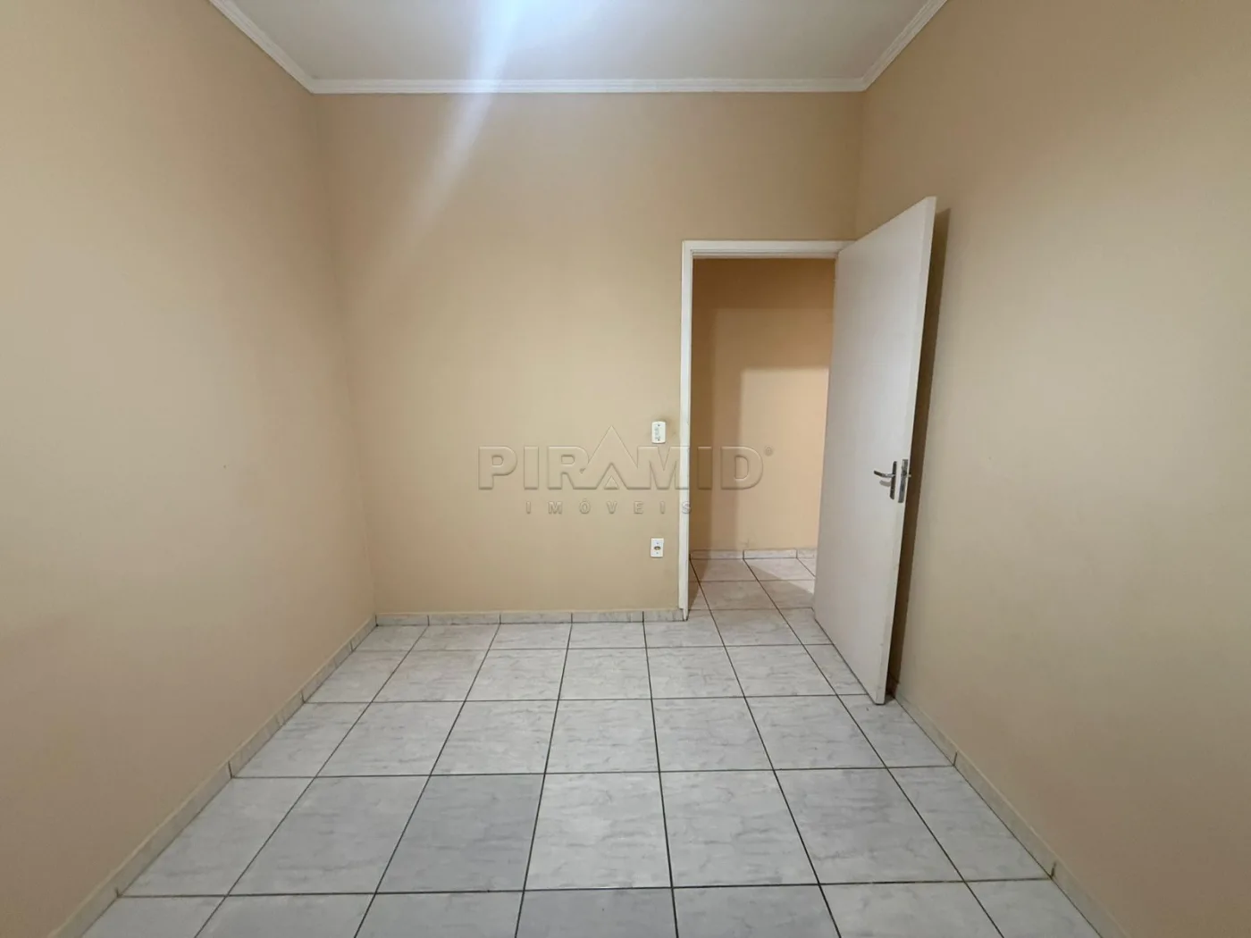 Alugar Casa / Padr&atilde;o em Ribeir&atilde;o Preto R$ 1.750,00 - Foto 7