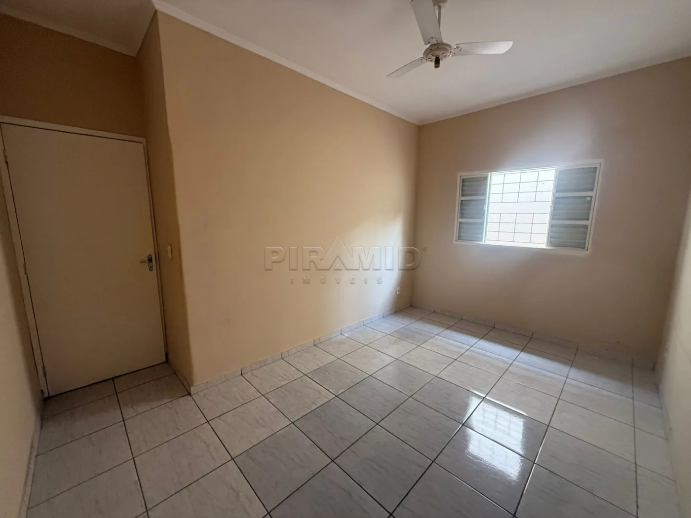 Alugar Casa / Padr&atilde;o em Ribeir&atilde;o Preto R$ 1.750,00 - Foto 8