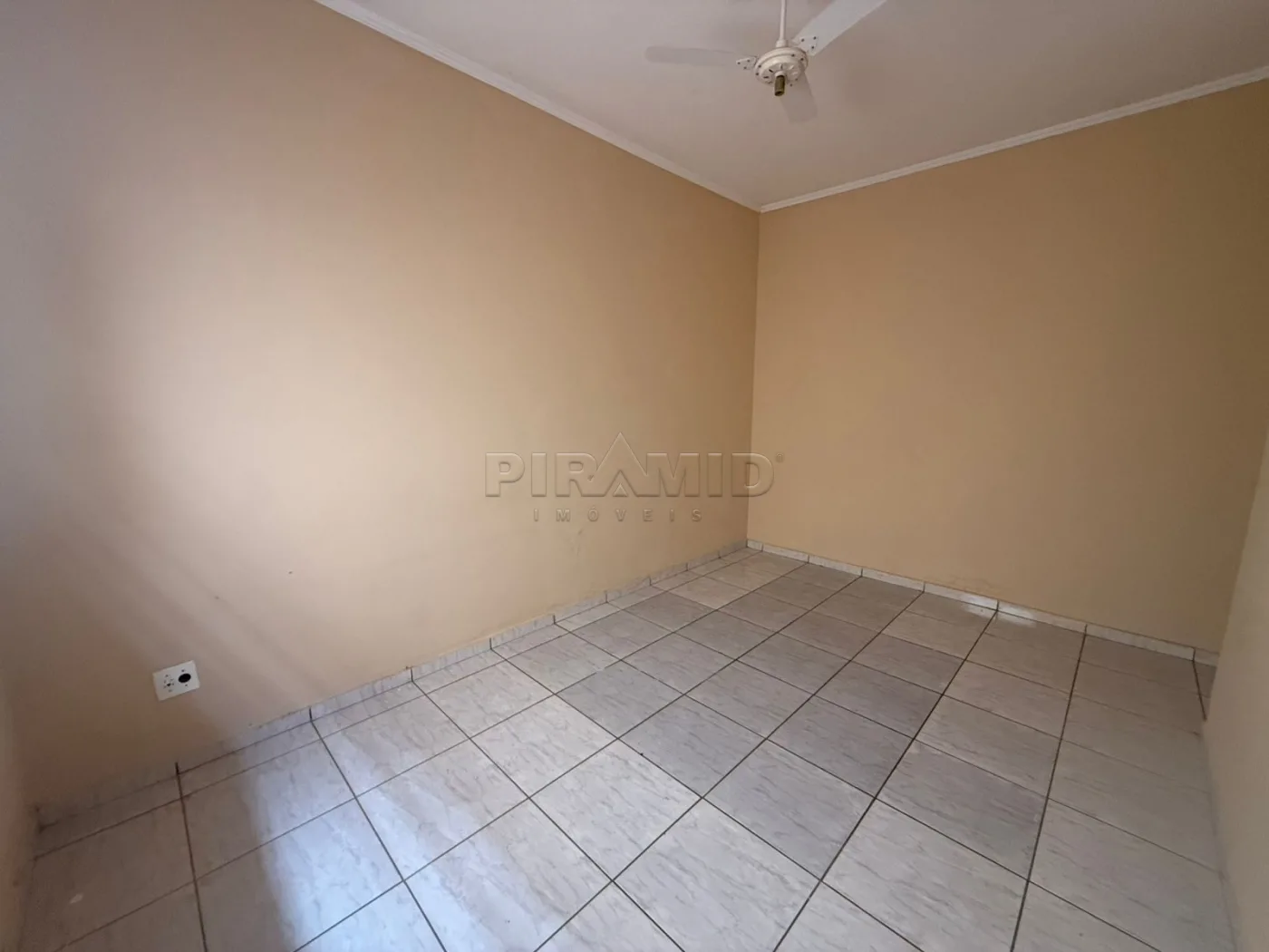 Alugar Casa / Padr&atilde;o em Ribeir&atilde;o Preto R$ 1.750,00 - Foto 9