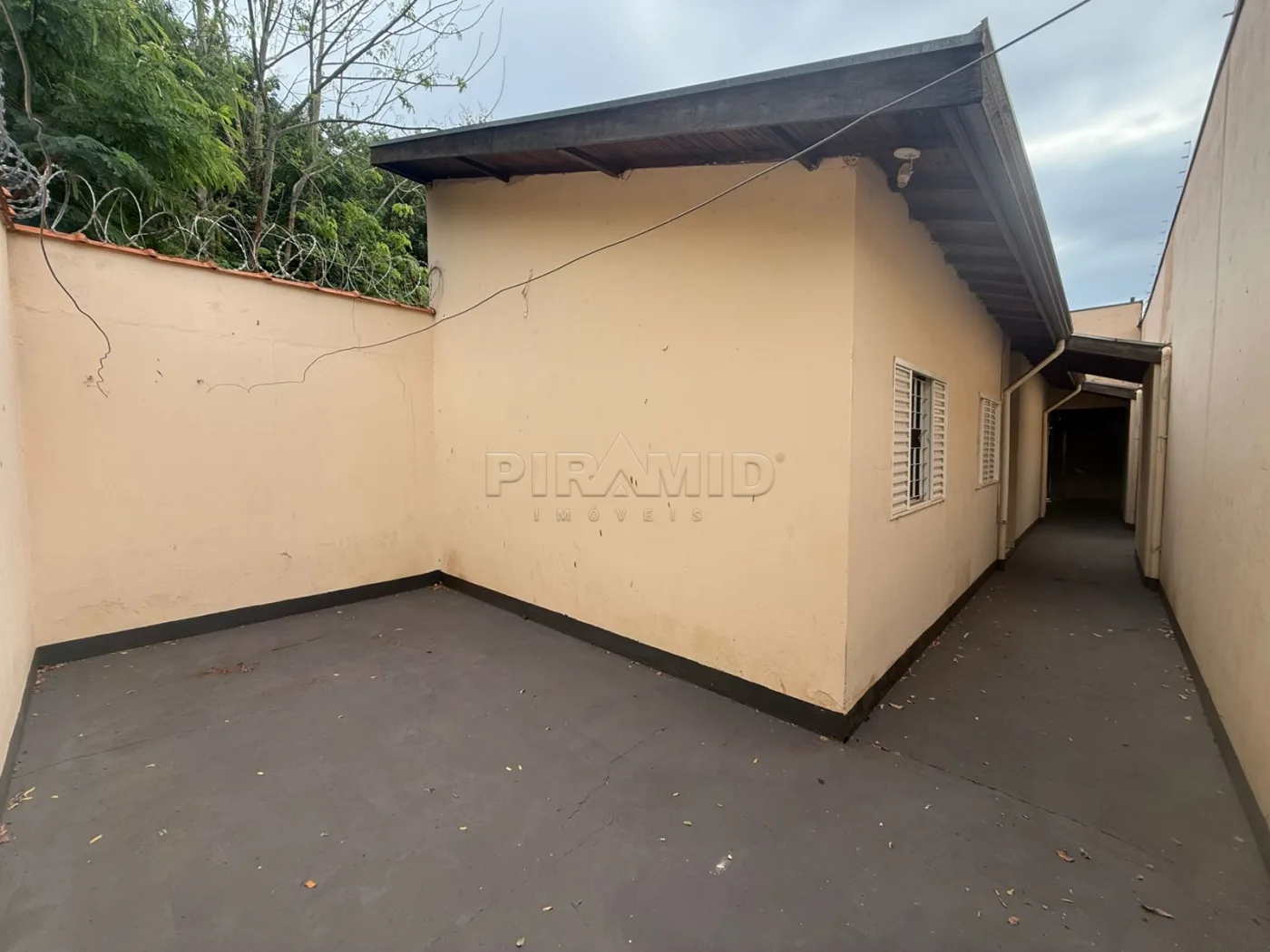 Alugar Casa / Padr&atilde;o em Ribeir&atilde;o Preto R$ 1.750,00 - Foto 11