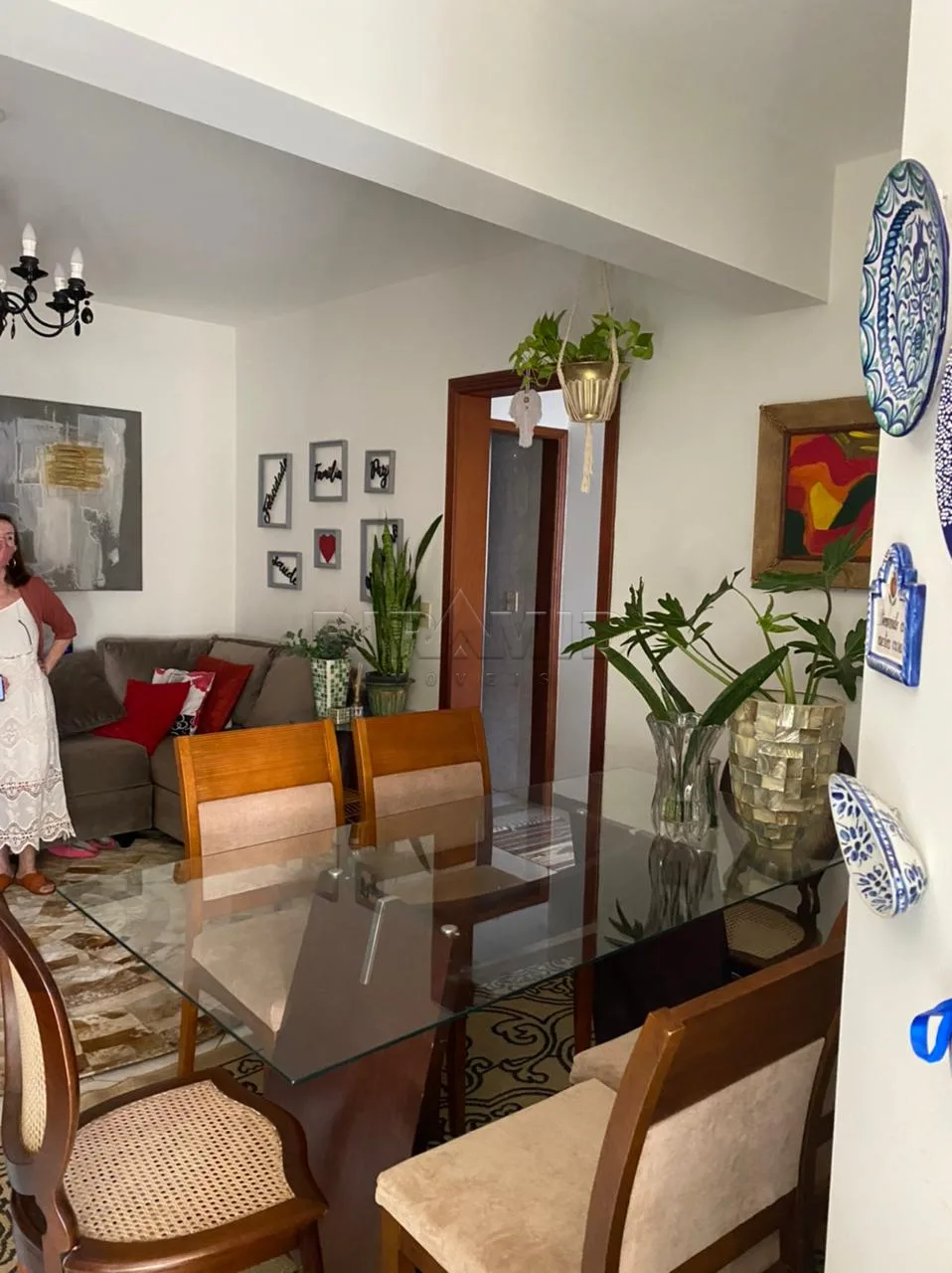 Alugar Apartamento / Padr&atilde;o em Ribeir&atilde;o Preto R$ 900,00 - Foto 2