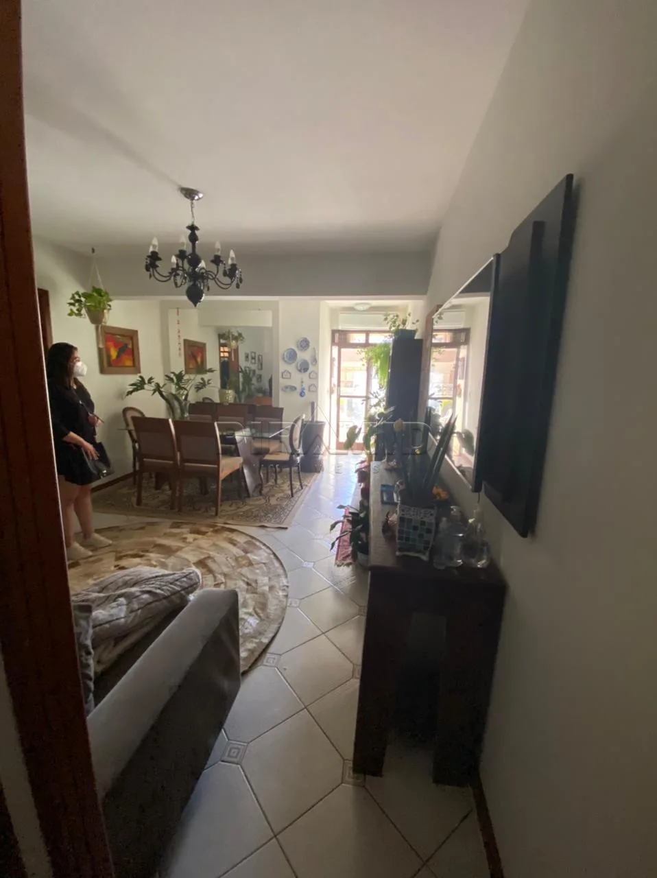 Alugar Apartamento / Padr&atilde;o em Ribeir&atilde;o Preto R$ 900,00 - Foto 3