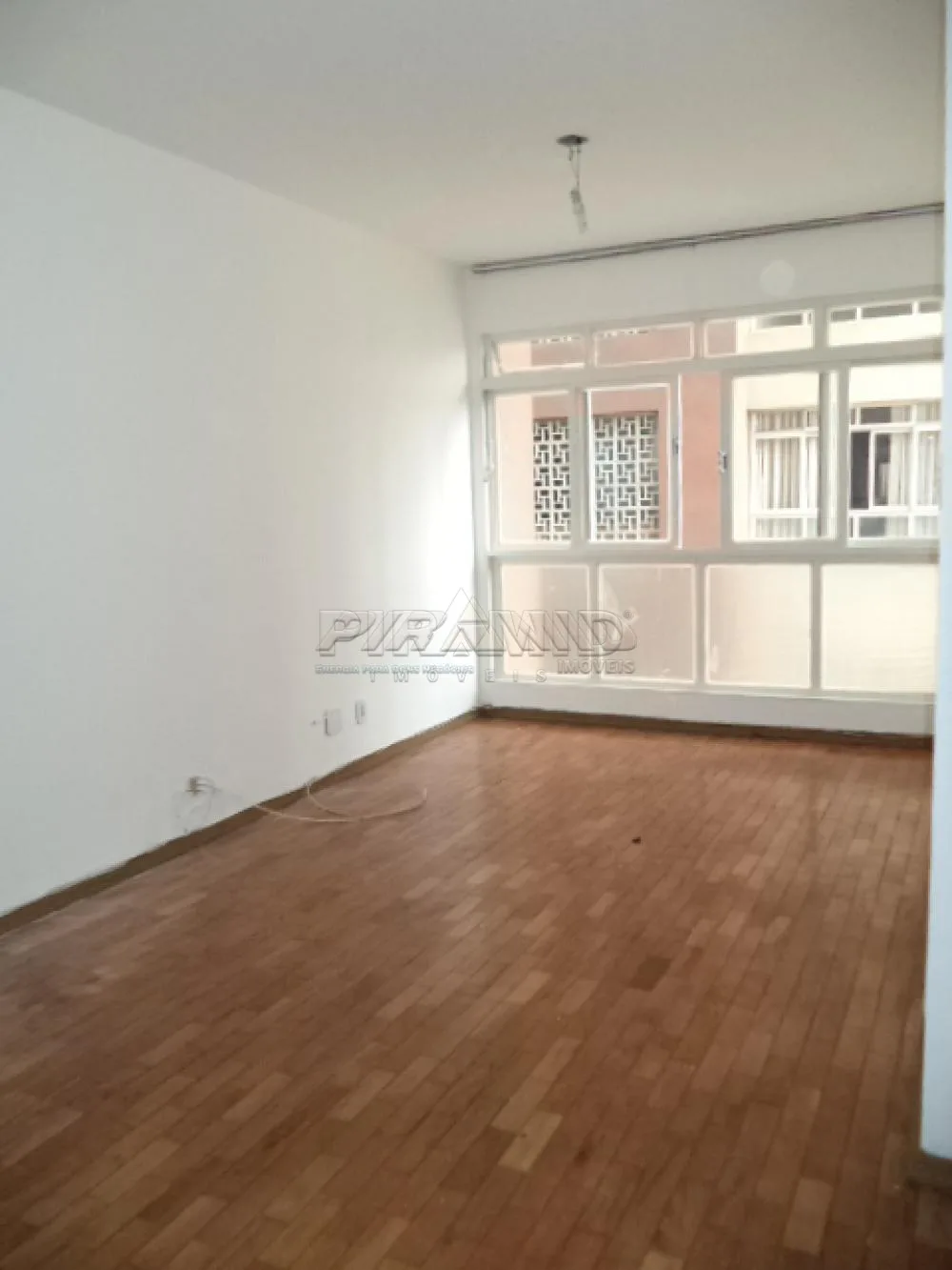 Alugar Apartamento / Padr&atilde;o em Ribeir&atilde;o Preto R$ 1.000,00 - Foto 1