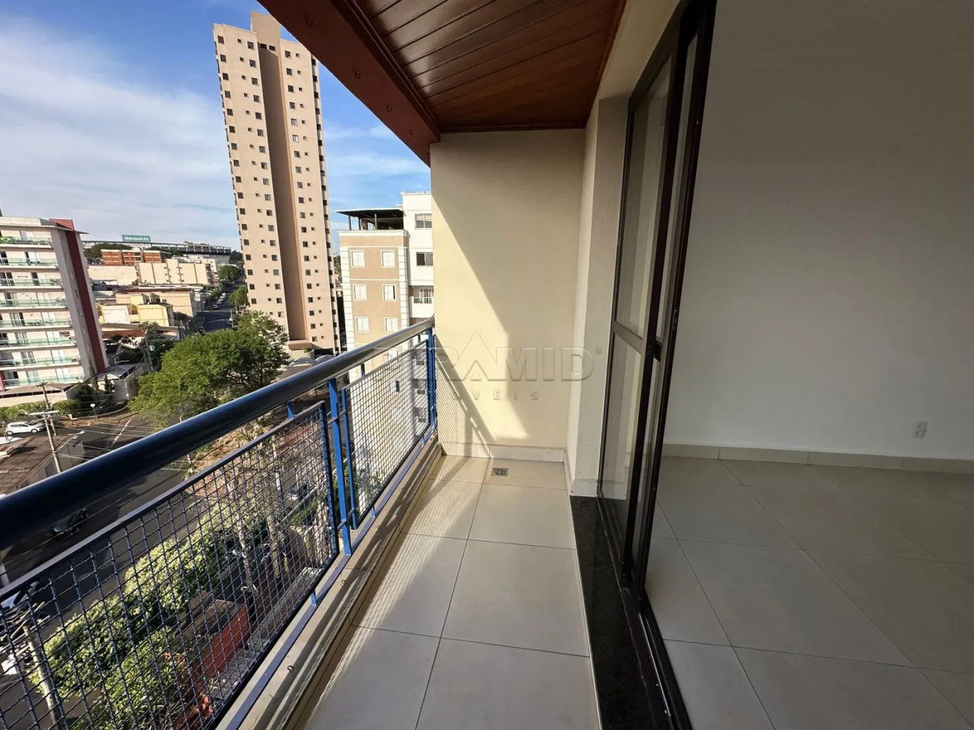 Alugar Apartamento / Padr&atilde;o em Ribeir&atilde;o Preto R$ 1.900,00 - Foto 4