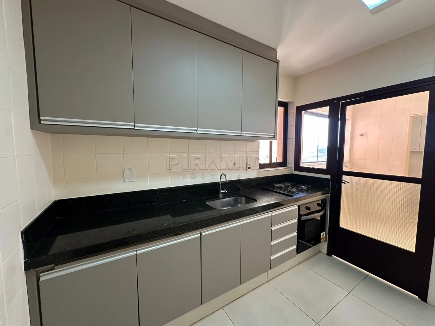 Alugar Apartamento / Padr&atilde;o em Ribeir&atilde;o Preto R$ 1.900,00 - Foto 14