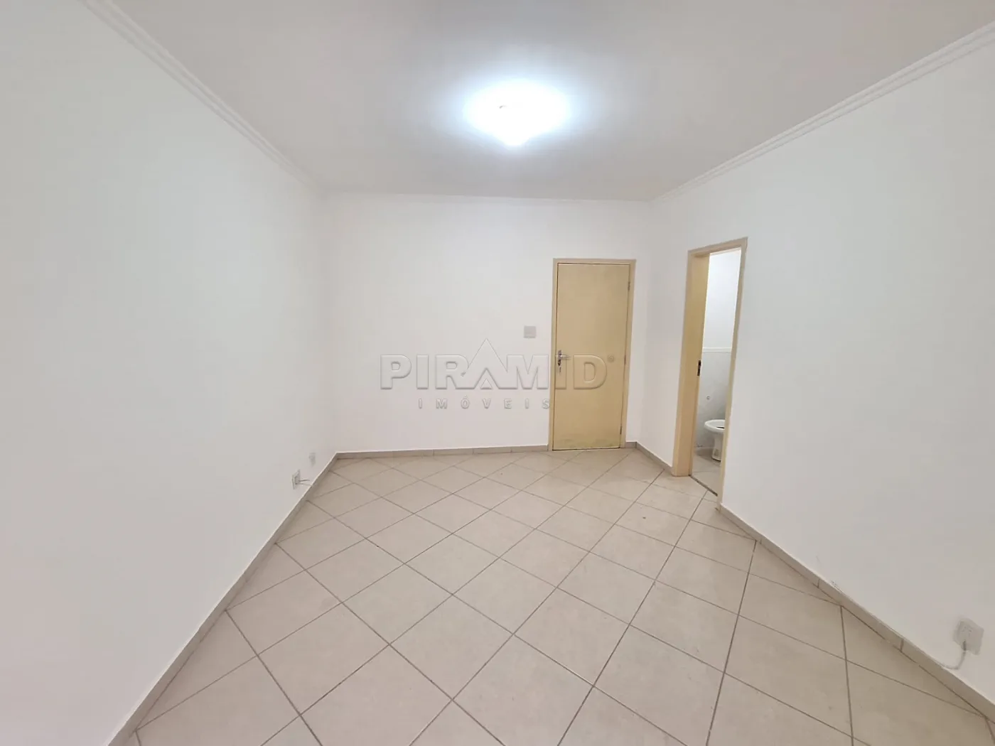 Alugar Comercial / Sala em Ribeir&atilde;o Preto R$ 650,00 - Foto 3