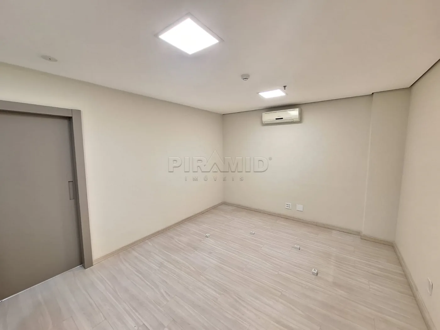 Alugar Comercial / Sala em Ribeir&atilde;o Preto R$ 2.300,00 - Foto 1