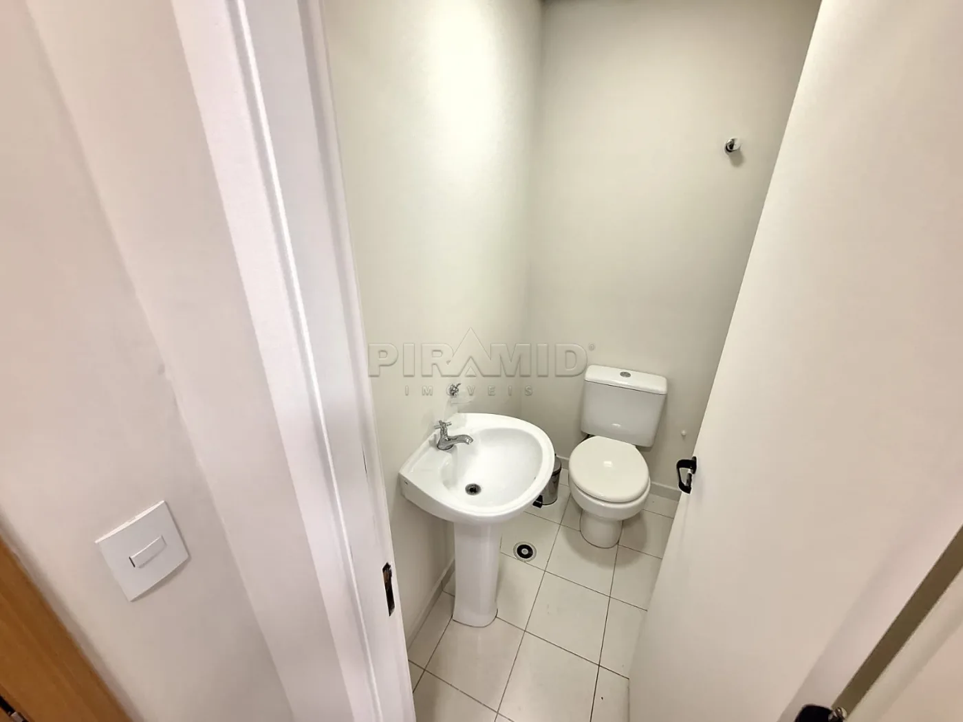 Alugar Comercial / Sala em Ribeir&atilde;o Preto R$ 2.300,00 - Foto 5