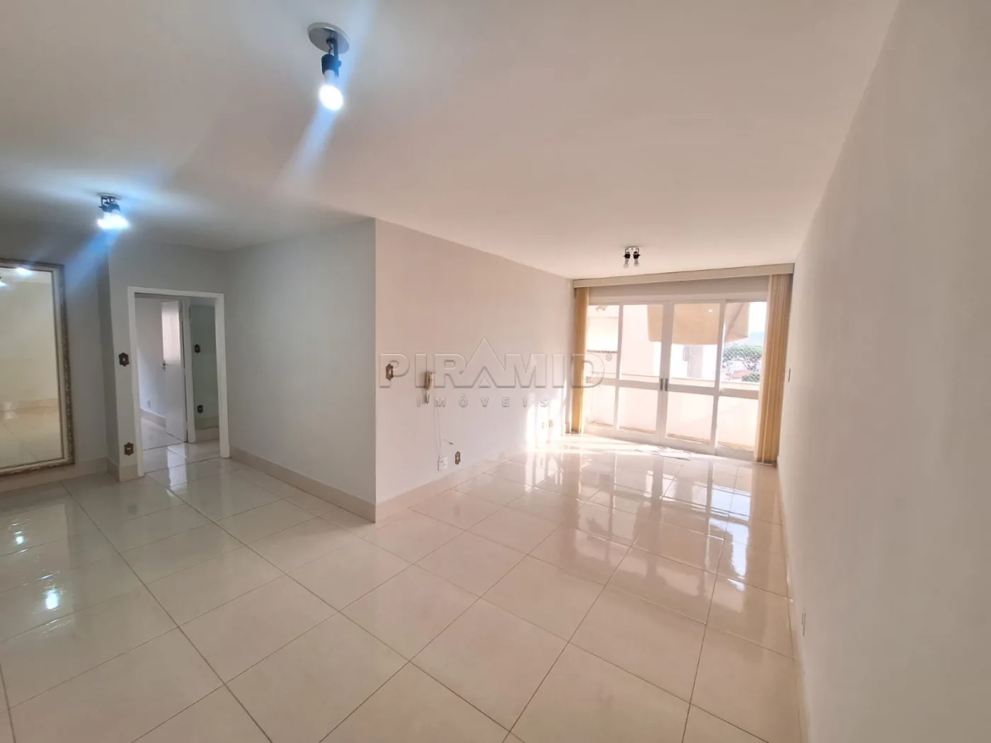 Alugar Apartamento / Padr&atilde;o em Ribeir&atilde;o Preto R$ 1.900,00 - Foto 1