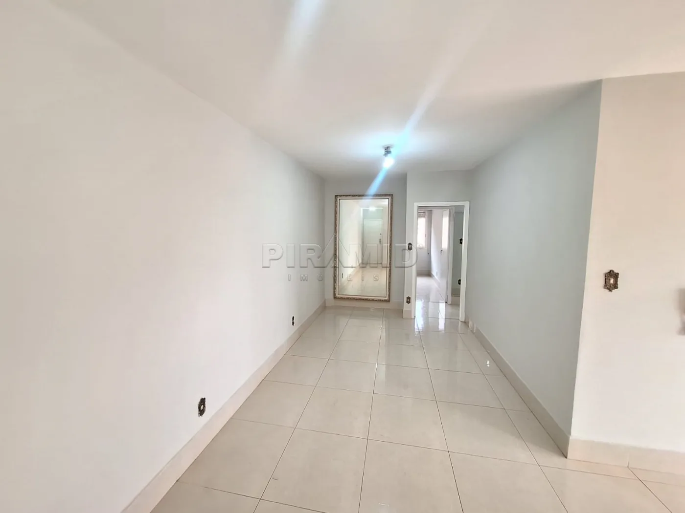 Alugar Apartamento / Padr&atilde;o em Ribeir&atilde;o Preto R$ 1.900,00 - Foto 4