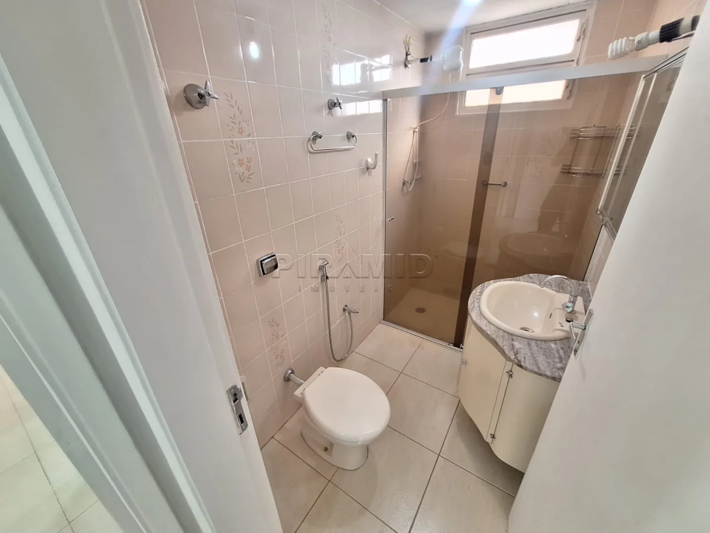 Alugar Apartamento / Padr&atilde;o em Ribeir&atilde;o Preto R$ 1.900,00 - Foto 10