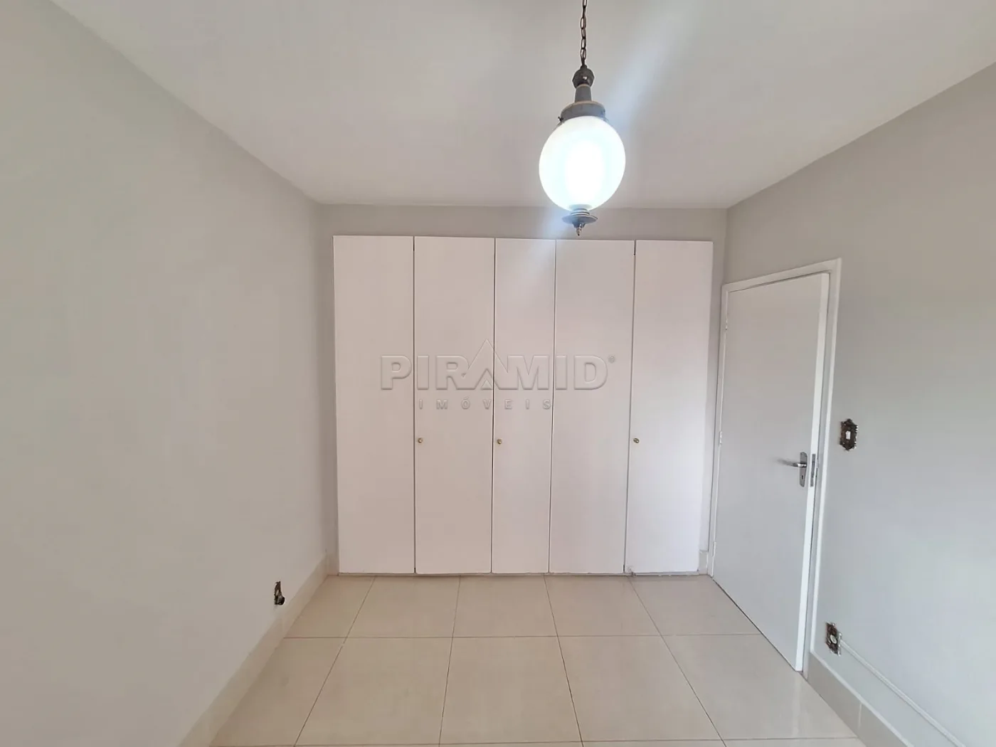 Alugar Apartamento / Padr&atilde;o em Ribeir&atilde;o Preto R$ 1.900,00 - Foto 12