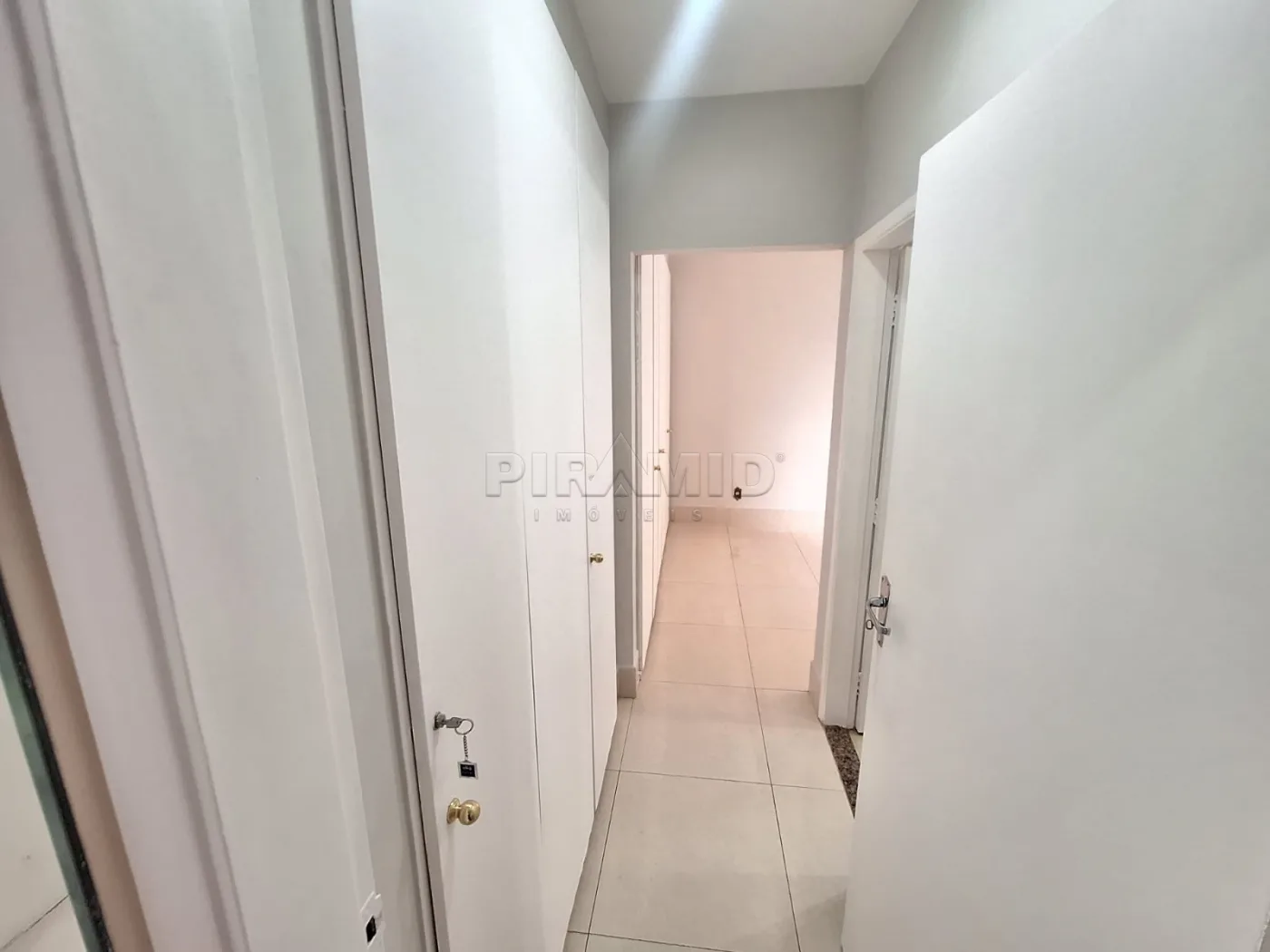 Alugar Apartamento / Padr&atilde;o em Ribeir&atilde;o Preto R$ 1.900,00 - Foto 13