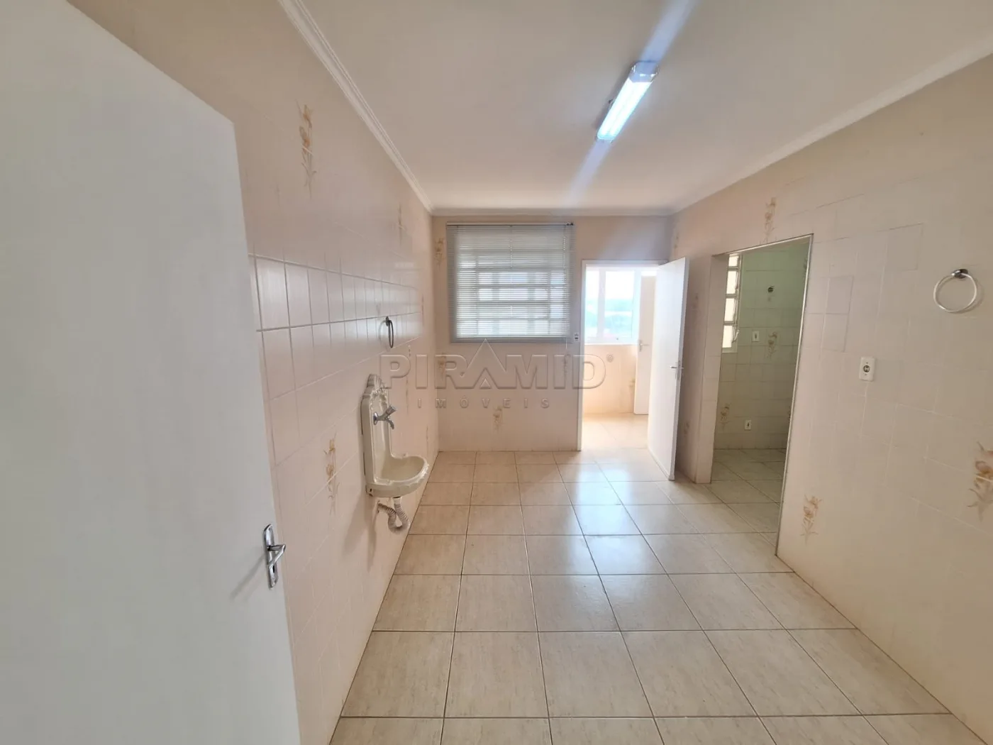 Alugar Apartamento / Padr&atilde;o em Ribeir&atilde;o Preto R$ 1.900,00 - Foto 18