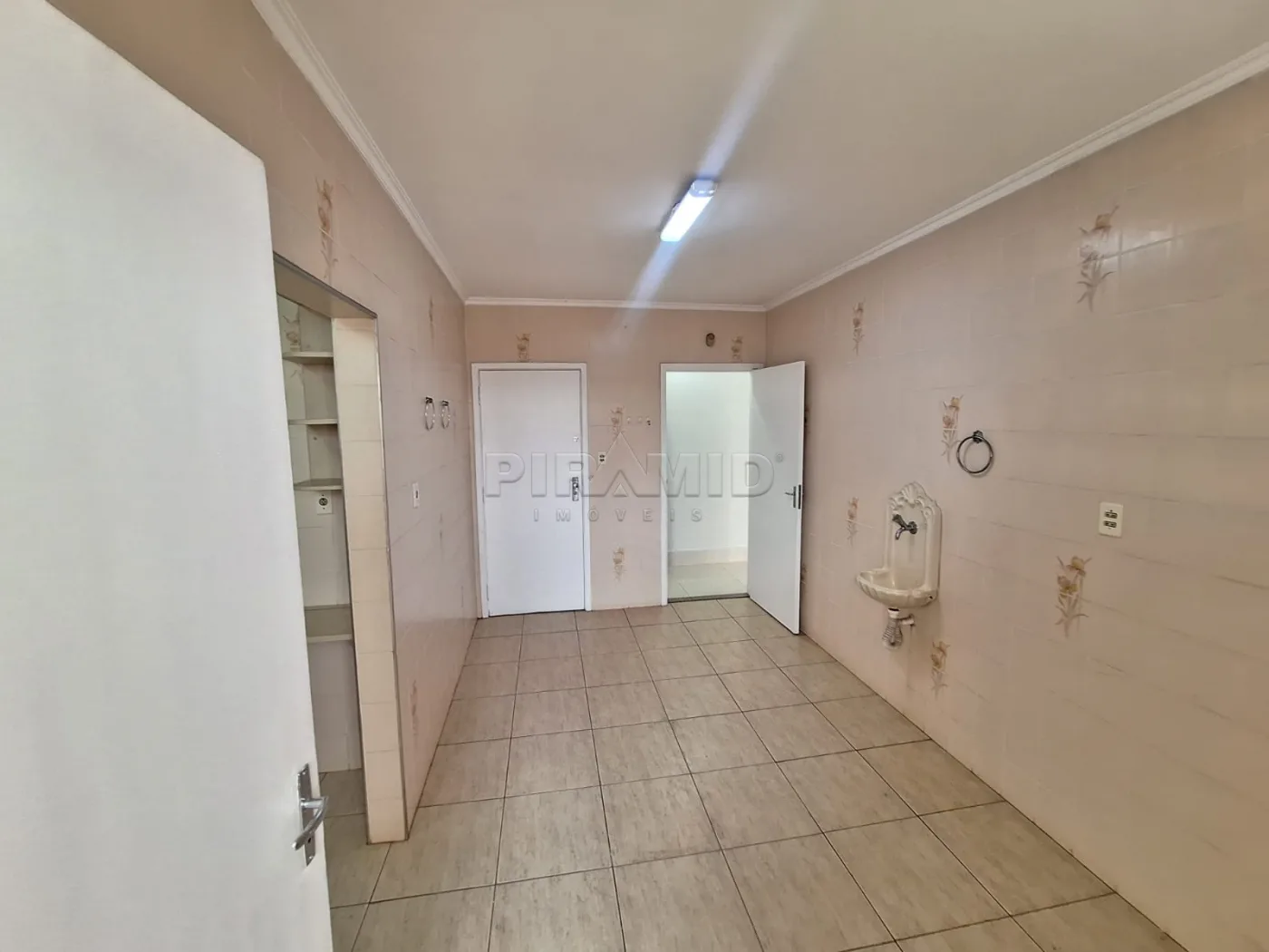 Alugar Apartamento / Padr&atilde;o em Ribeir&atilde;o Preto R$ 1.900,00 - Foto 19