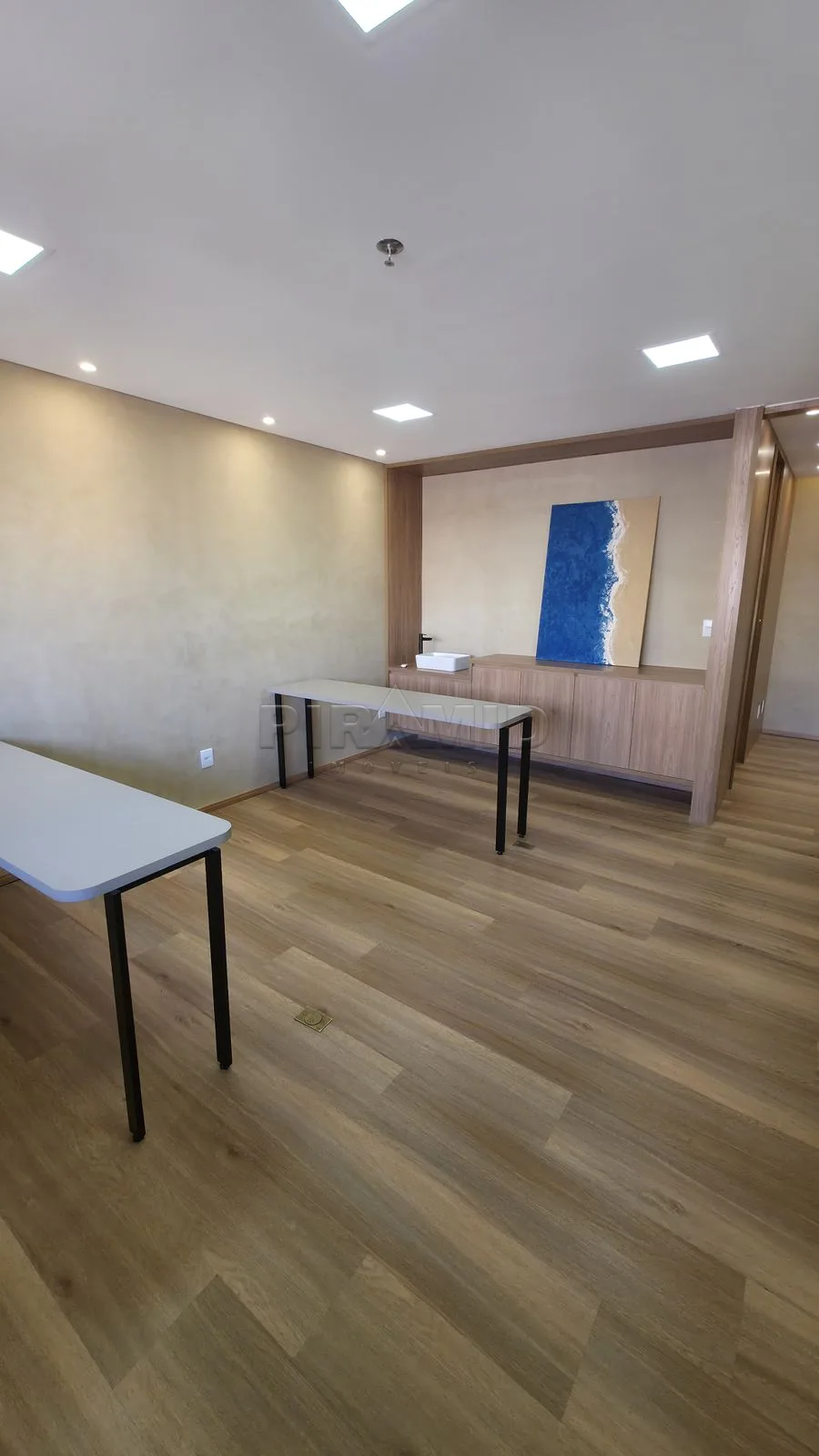 Alugar Comercial / Sala em Ribeir&atilde;o Preto R$ 1.800,00 - Foto 4