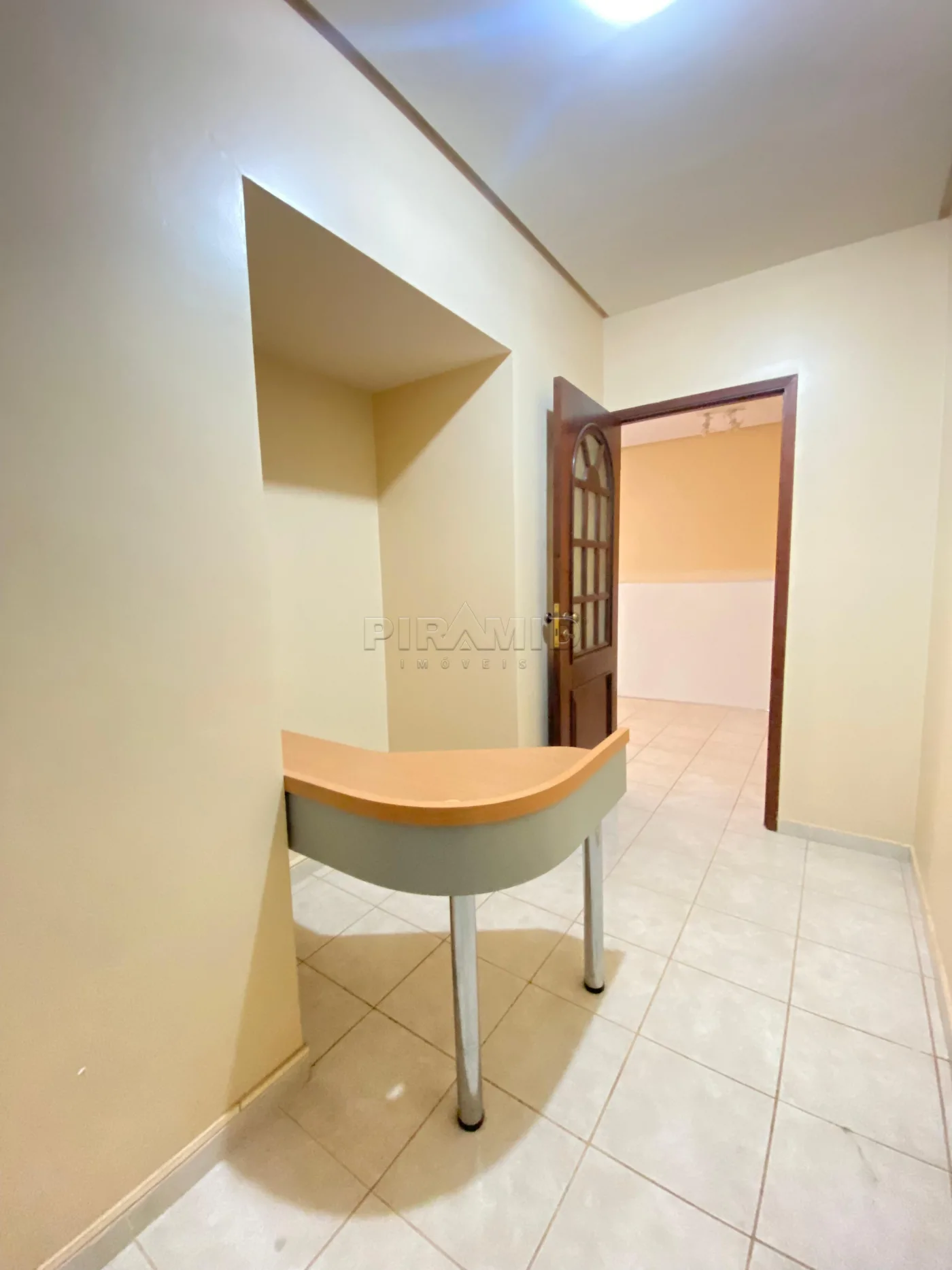 Alugar Comercial / Sala em Ribeir&atilde;o Preto R$ 1.500,00 - Foto 2