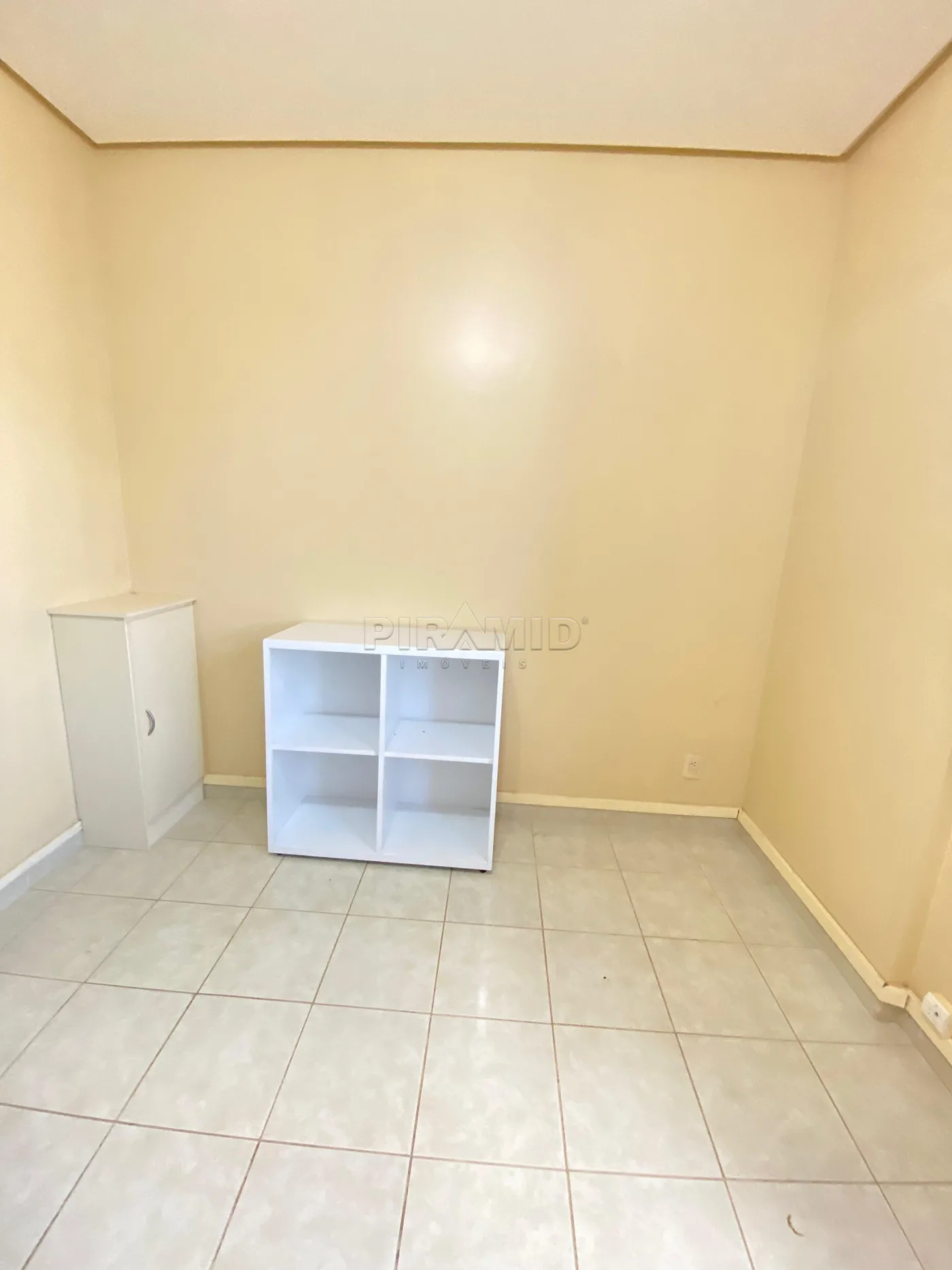 Alugar Comercial / Sala em Ribeir&atilde;o Preto R$ 1.500,00 - Foto 3