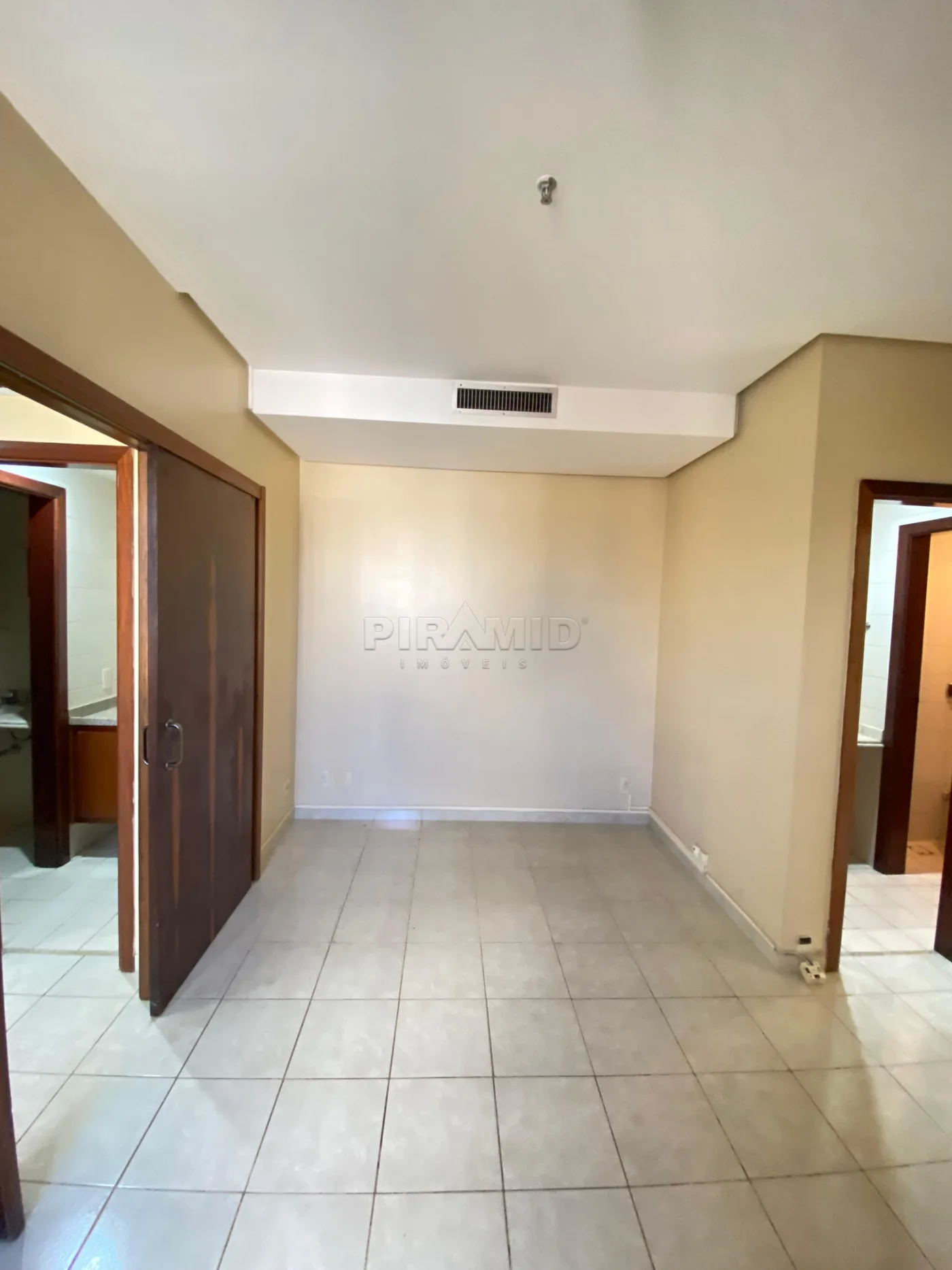 Alugar Comercial / Sala em Ribeir&atilde;o Preto R$ 1.500,00 - Foto 8