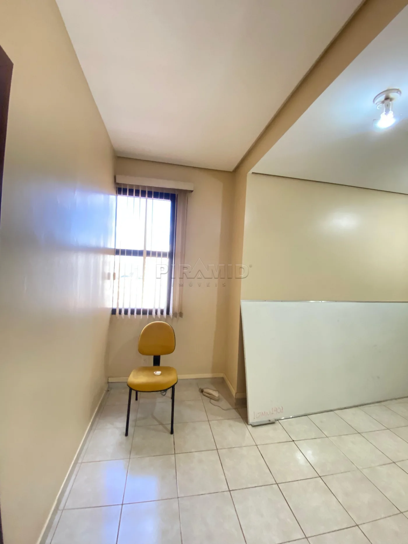 Alugar Comercial / Sala em Ribeir&atilde;o Preto R$ 1.500,00 - Foto 12