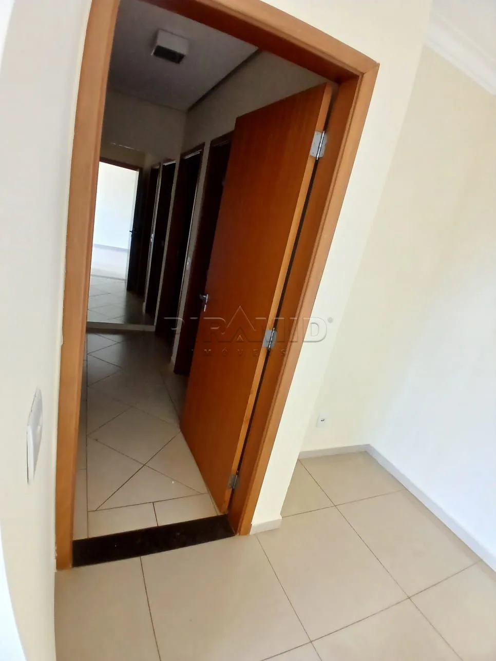 Alugar Apartamento / Padr&atilde;o em Ribeir&atilde;o Preto R$ 2.900,00 - Foto 5