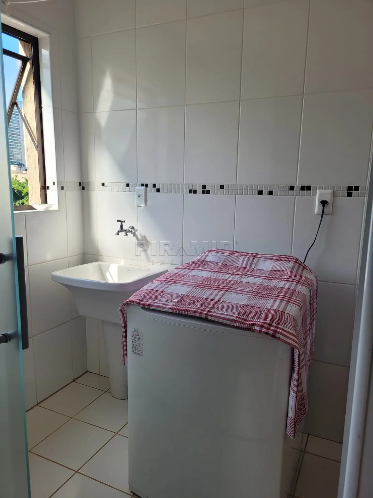 Alugar Apartamento / Padr&atilde;o em Ribeir&atilde;o Preto R$ 6.000,00 - Foto 14