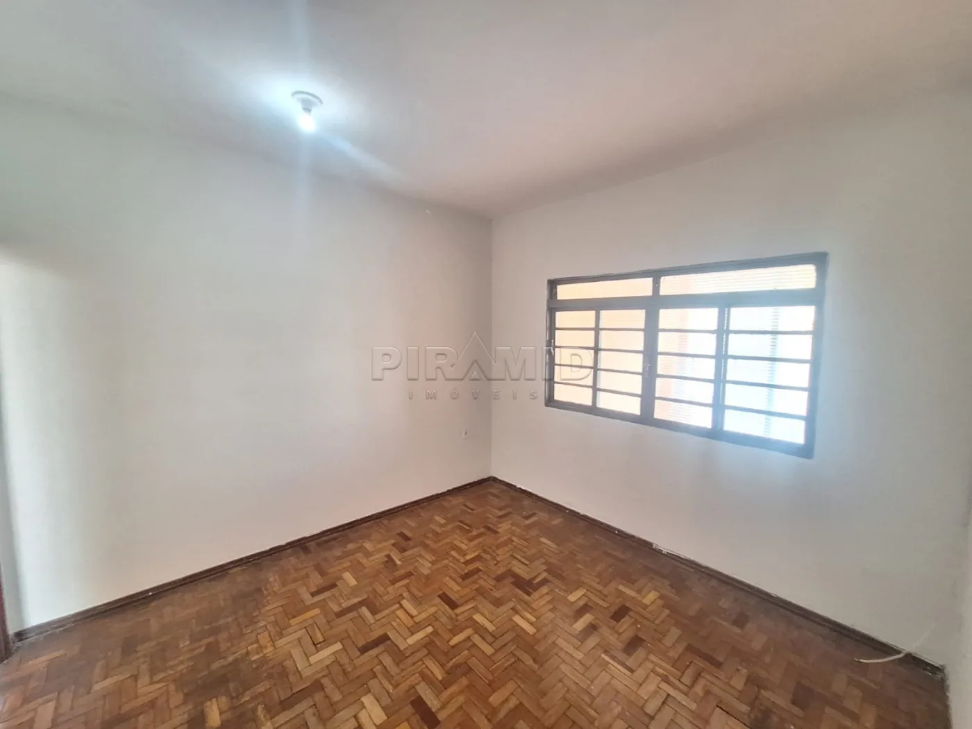 Alugar Casa / Padr&atilde;o em Ribeir&atilde;o Preto R$ 1.300,00 - Foto 2