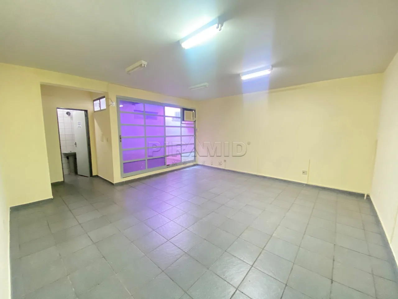 Alugar Comercial / Sala em Ribeir&atilde;o Preto R$ 700,00 - Foto 1