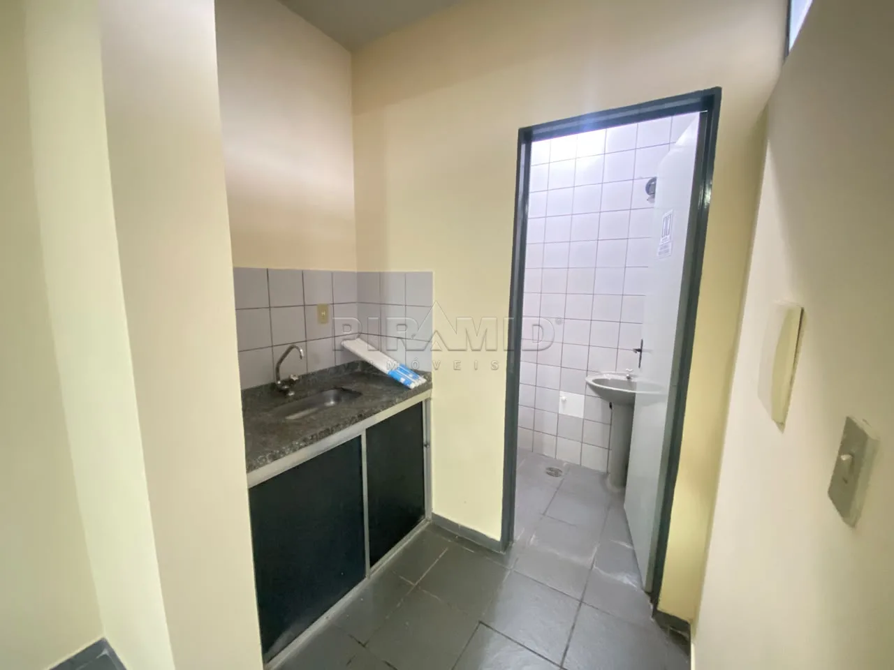 Alugar Comercial / Sala em Ribeir&atilde;o Preto R$ 700,00 - Foto 5