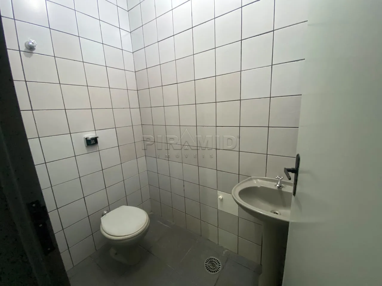 Alugar Comercial / Sala em Ribeir&atilde;o Preto R$ 700,00 - Foto 6