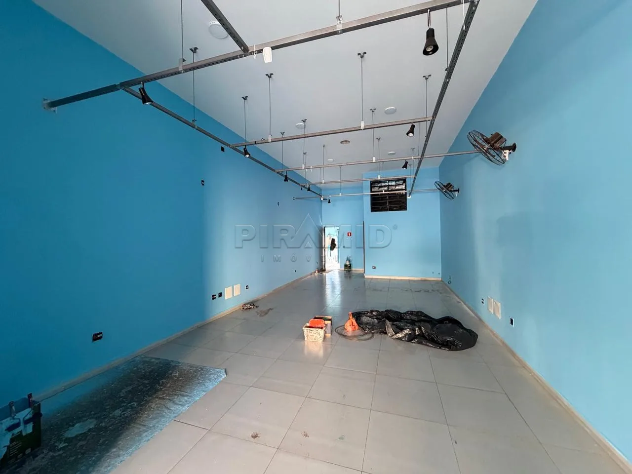 Alugar Comercial / Sal&atilde;o em Ribeir&atilde;o Preto R$ 2.700,00 - Foto 2