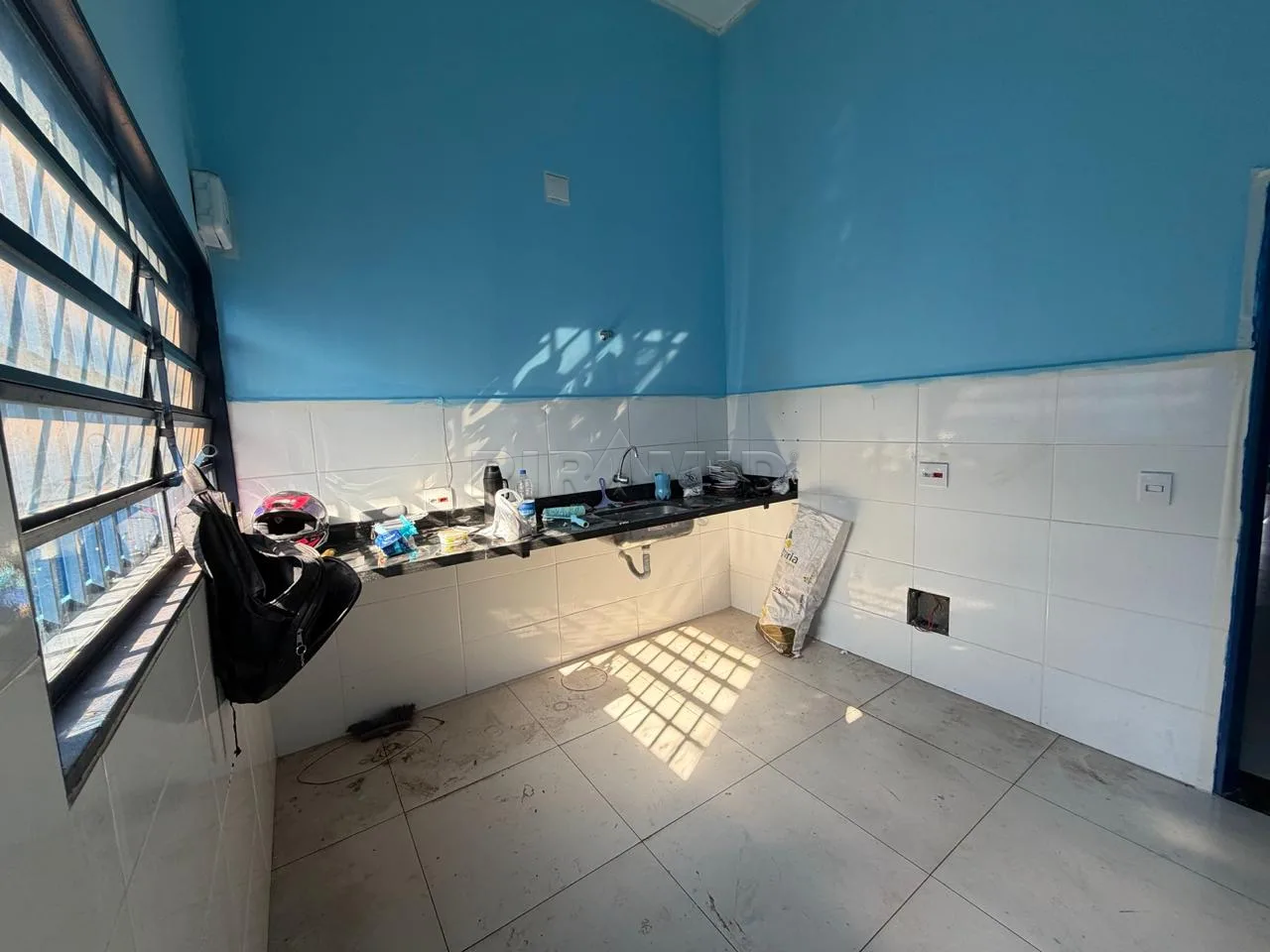Alugar Comercial / Sal&atilde;o em Ribeir&atilde;o Preto R$ 2.700,00 - Foto 3