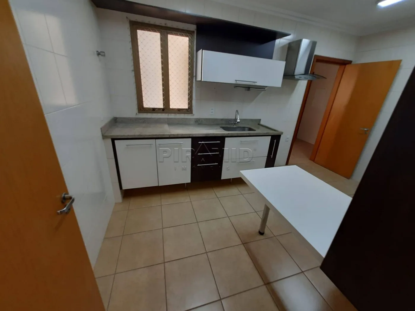 Alugar Apartamento / Padr&atilde;o em Ribeir&atilde;o Preto R$ 2.500,00 - Foto 9