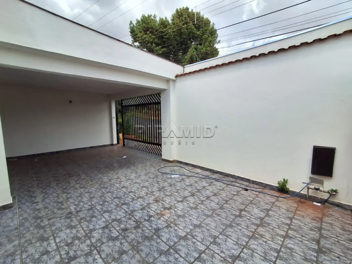 Alugar Casa / Padr&atilde;o em Ribeir&atilde;o Preto R$ 2.000,00 - Foto 1