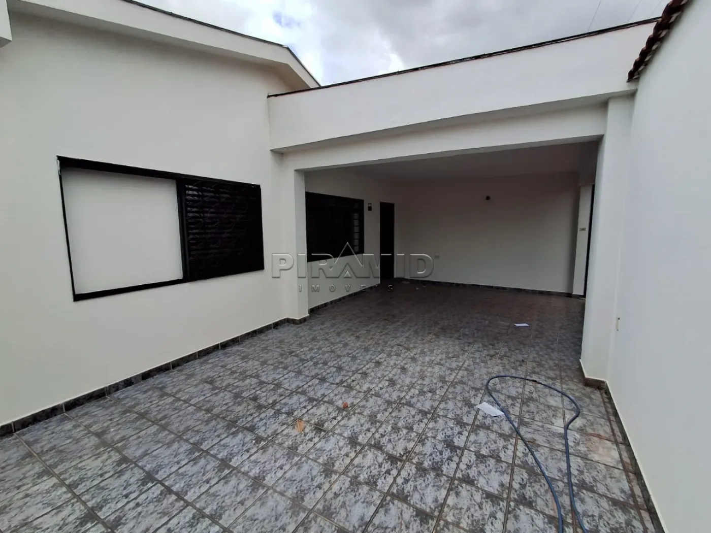 Alugar Casa / Padr&atilde;o em Ribeir&atilde;o Preto R$ 2.000,00 - Foto 2