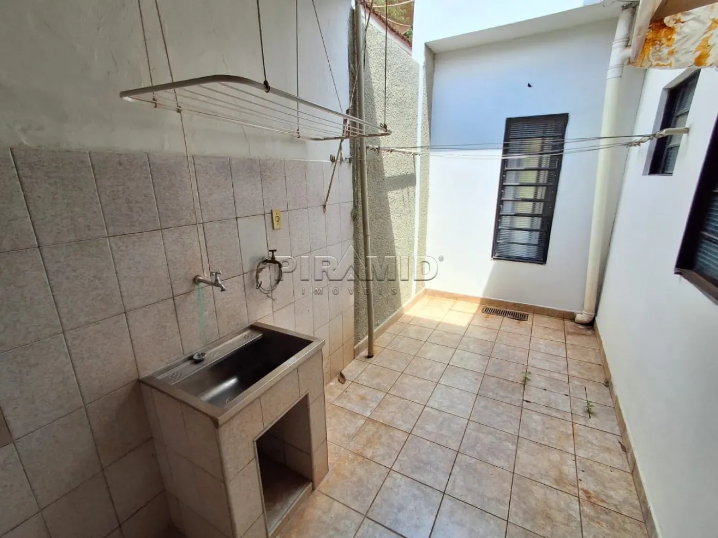 Alugar Casa / Padr&atilde;o em Ribeir&atilde;o Preto R$ 2.000,00 - Foto 13
