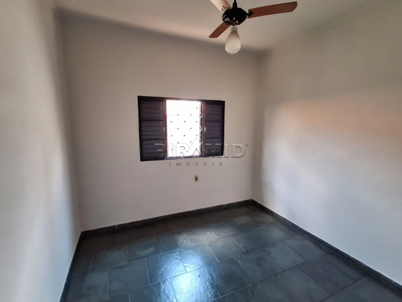 Alugar Casa / Padr&atilde;o em Ribeir&atilde;o Preto R$ 2.000,00 - Foto 15